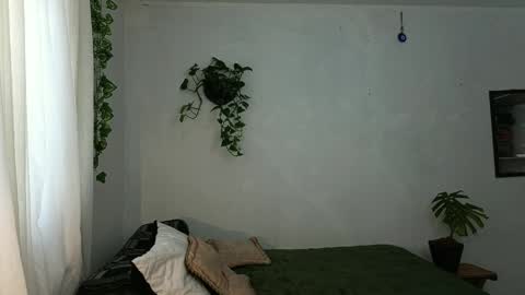 naughty_thompson1 online show from April 2026 07:10:01 PM