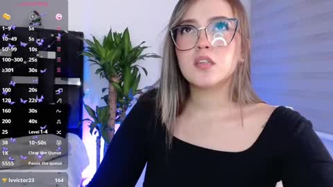 Snapshot of naughtycurvybbx chatting on December 2024 07:54:02 AM LANAindependent model online show from December 2024 07:54:02 AM