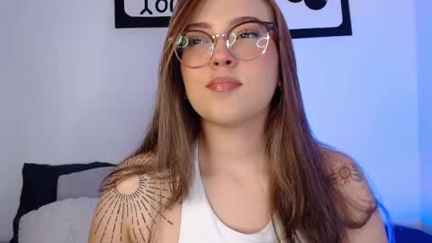 Snapshot of naughtycurvybbx chatting on September 2025 06:17:01 AM LANAindependent model online show from September 2025 06:17:01 AM