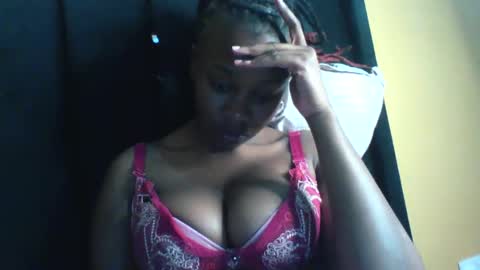 Shee online show from November 2025 12:27:01 AM
