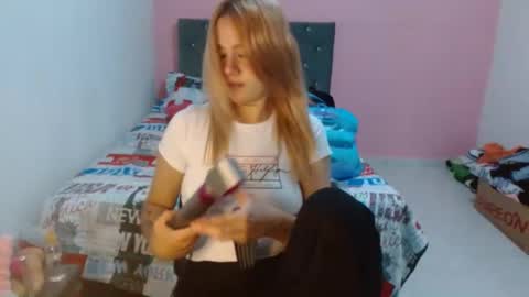 naughtyplayass online show from February 2025 06:38:01 PM