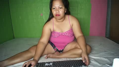 Snapshot of naughtyvina4u chatting on January 2025 04:19:01 PM VI NA online show from January 2025 04:19:01 PM