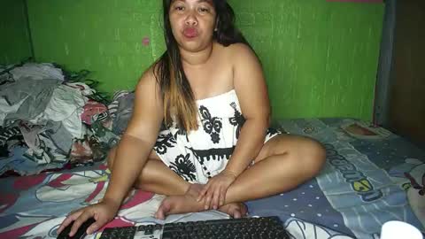 Snapshot of naughtyvina4u chatting on February 2025 05:36:01 PM VI NA online show from February 2025 05:36:01 PM