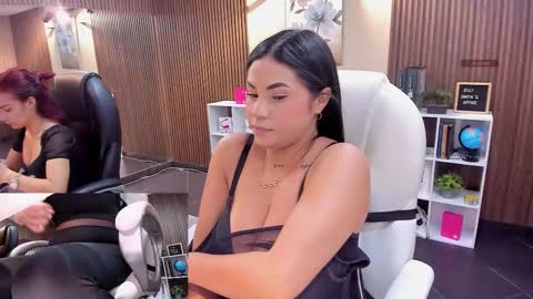         online show from November 2025 07:58:01 PM