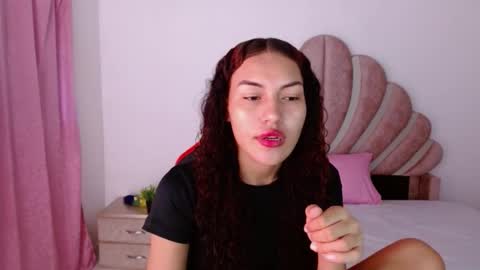 naya_fox1 online show from February 2026 06:35:01 PM