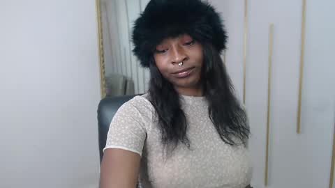 Nayaris 3 online show from May 2026 04:03:01 PM
