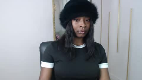 Nayaris 3 online show from May 2026 04:04:02 PM