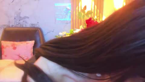 Nayla  online show from November 2025 02:39:01 PM