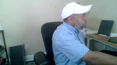 Snapshot of ncmale2021 chatting on September 2025 05:47:02 PM Terry online show from September 2025 05:47:02 PM