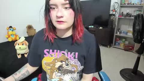 Snapshot of neeko_lol_ chatting on February 2026 12:22:02 PM Geek Nicole im Neeko UwU online show from February 2026 12:22:02 PM