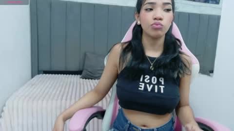 Neifer online show from October 2025 02:39:02 PM