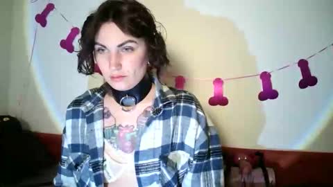 nefertiti_queen online show from February 2026 10:51:02 PM
