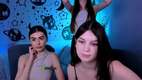Snapshot of nekky_mouse chatting on May 2026 02:03:01 PM Meow online show from May 2026 02:03:01 PM