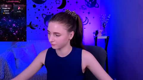 Snapshot of nekky_mouse chatting on May 2026 09:18:02 AM Meow online show from May 2026 09:18:02 AM