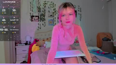 neko_kitsune online show from December 2024 12:33:01 PM