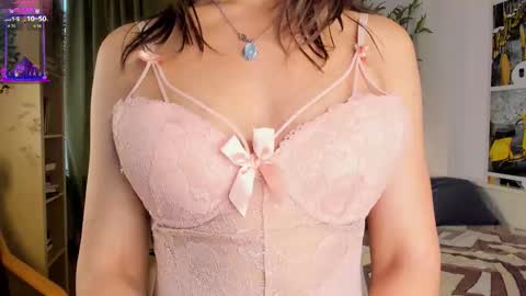 Vicky and Beatrice online show from September 2025 07:10:02 AM