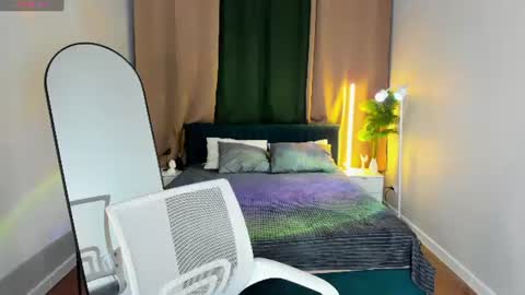 nelie_evans online show from June 2026 05:15:01 PM