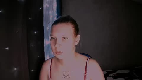 Snapshot of nelli_lux chatting on December 2025 09:31:02 PM Nelli online show from December 2025 09:31:02 PM
