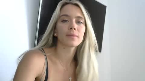 Snapshot of nelly_fortu chatting on April 2026 12:29:02 PM nelly_fortu online show from April 2026 12:29:02 PM