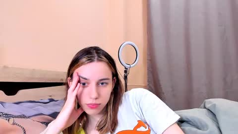 nelly_yy online show from February 2025 07:14:02 PM