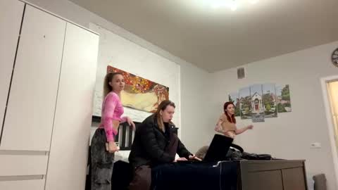 nelly_yy online show from February 2025 01:44:01 PM