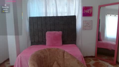 Snapshot of nenita__ chatting on October 2025 08:05:02 PM Dayis online show from October 2025 08:05:02 PM