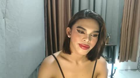 neomi online show from April 2026 03:45:01 PM