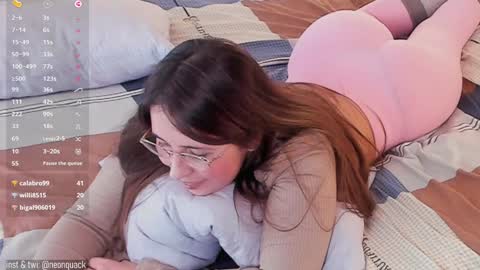 Snapshot of neonquack chatting on January 2025 02:58:01 PM Riley online show from January 2025 02:58:01 PM