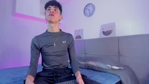 Snapshot of neoraptis chatting on December 2024 08:11:01 PM NeoRaptis jhonatan online show from December 2024 08:11:01 PM