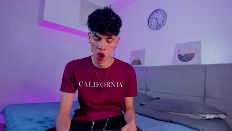 Snapshot of neoraptis chatting on December 2024 07:57:01 PM NeoRaptis jhonatan online show from December 2024 07:57:01 PM