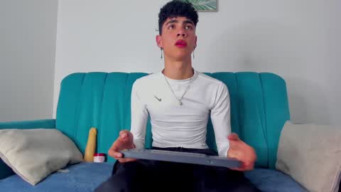 Snapshot of neoraptis chatting on January 2025 09:47:02 PM NeoRaptis jhonatan online show from January 2025 09:47:02 PM