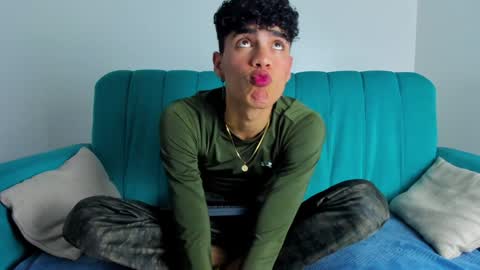 Snapshot of neoraptis chatting on January 2025 08:10:02 PM NeoRaptis jhonatan online show from January 2025 08:10:02 PM