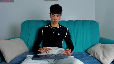 Snapshot of neoraptis chatting on January 2025 08:12:01 PM NeoRaptis jhonatan online show from January 2025 08:12:01 PM