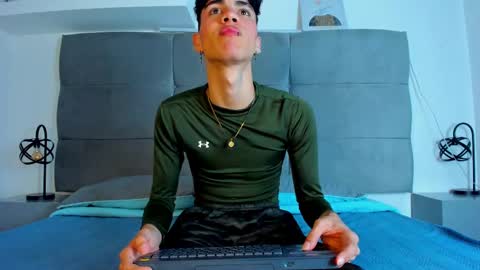 Snapshot of neoraptis chatting on February 2025 08:13:02 PM NeoRaptis jhonatan online show from February 2025 08:13:02 PM