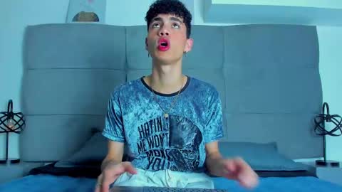 Snapshot of neoraptis chatting on March 2025 08:33:02 PM NeoRaptis jhonatan online show from March 2025 08:33:02 PM