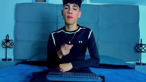 Snapshot of neoraptis chatting on March 2025 08:35:02 PM NeoRaptis jhonatan online show from March 2025 08:35:02 PM