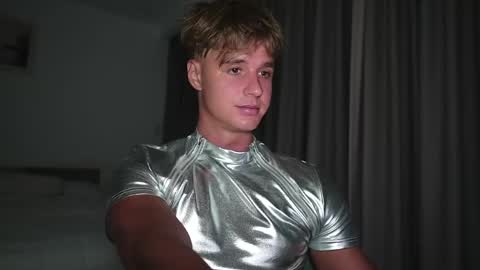 Snapshot of neoverse chatting on April 2026 11:10:01 AM Sonya online show from April 2026 11:10:01 AM