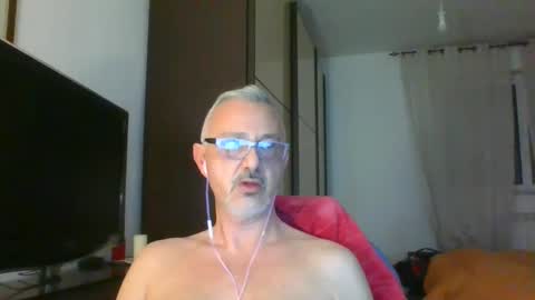 nevenerabis online show from February 2025 07:09:01 PM