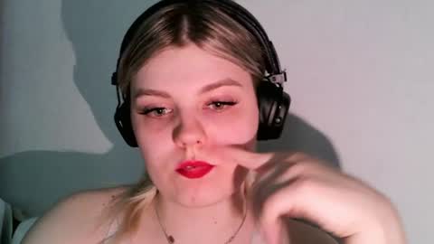 Snapshot of never_enoughh chatting on June 2026 05:33:02 PM never_enoughh online show from June 2026 05:33:02 PM