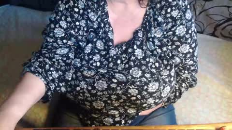 Lilly  online show from May 2026 03:37:02 AM