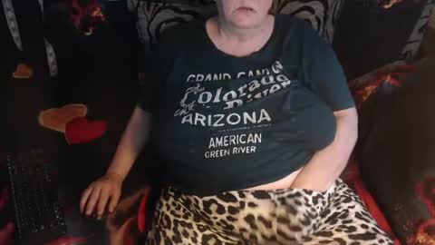 Snapshot of new_milf chatting on July 2026 05:59:01 PM Lilly online show from July 2026 05:59:01 PM