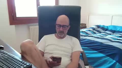 simi online show from April 2026 12:31:01 PM