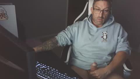 Snapshot of newevo chatting on October 2025 03:29:01 AM newevo online show from October 2025 03:29:01 AM