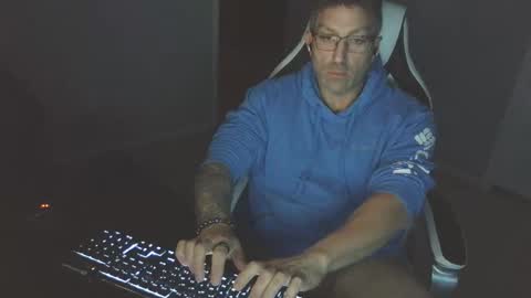 Snapshot of newevo chatting on November 2025 12:24:02 AM newevo online show from November 2025 12:24:02 AM