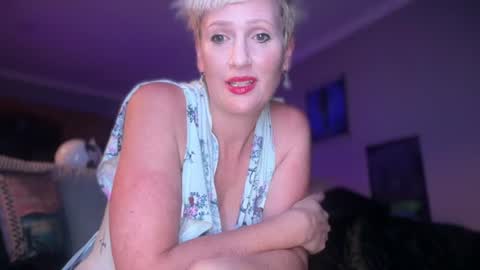 Snapshot of newkitttyplayground chatting on July 2026 06:20:01 AM Echo online show from July 2026 06:20:01 AM