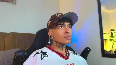 Snapshot of newman_luv chatting on May 2026 02:57:02 PM Newman Luv online show from May 2026 02:57:02 PM
