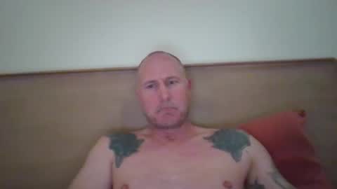 Snapshot of newportman1030 chatting on January 2026 04:18:01 AM amandandhisgirl online show from January 2026 04:18:01 AM