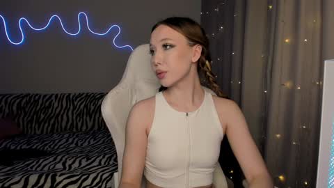 Mina online show from January 2025 11:31:01 AM