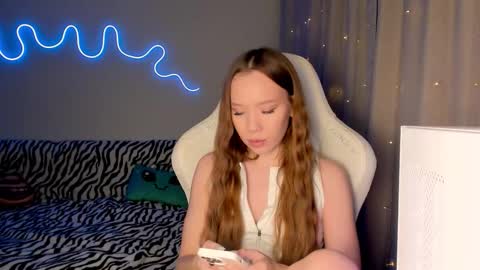 Mina online show from December 2025 01:53:01 PM