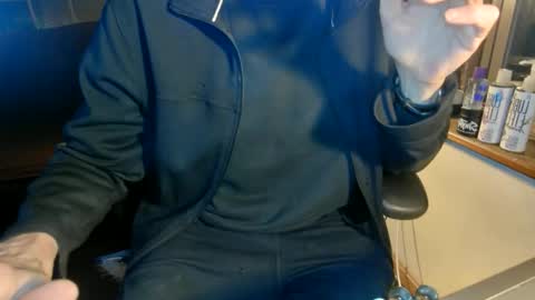 Snapshot of nfgwholoves2cum chatting on November 2025 12:43:02 AM NFG Nice Friendly Guy Dick online show from November 2025 12:43:02 AM